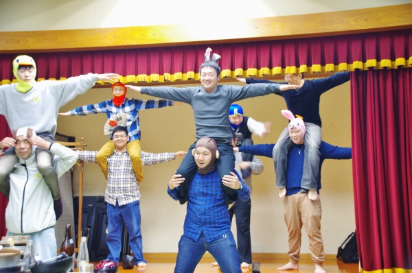 始まれば男性職員の出し物!なかなかの運動神経ですね(*^_^*)